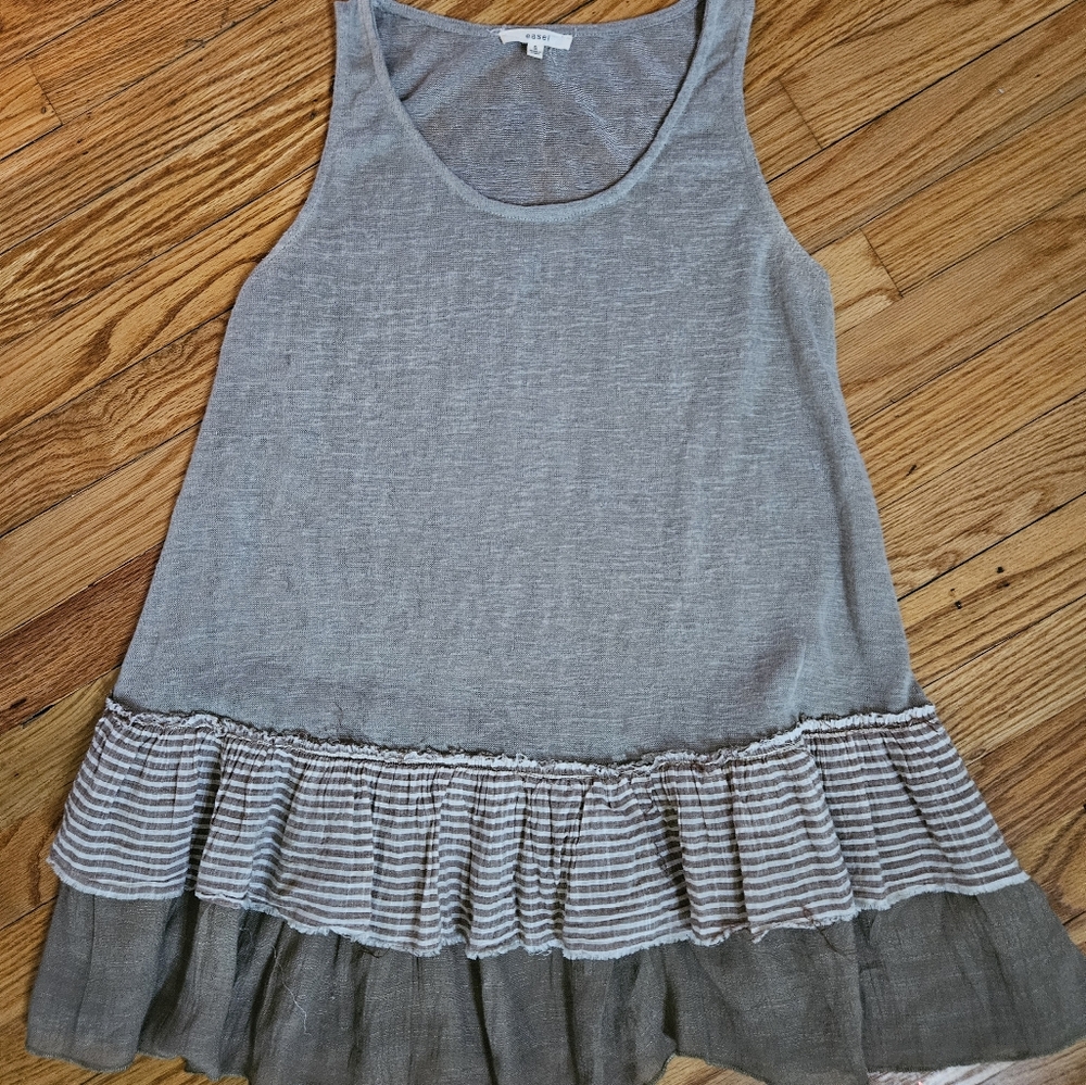 Easel Gray Ruffle Hem Tank Top